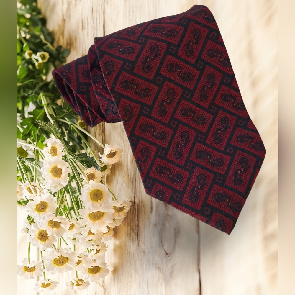 Vintage Giorgio Armani 100% Pure Silk Maroon Tie / Necktie